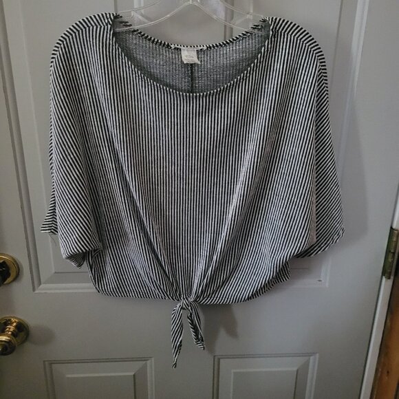 Caution to the Wind Black & White Striped Cropped Top Misses Small - Picture 1 of 3